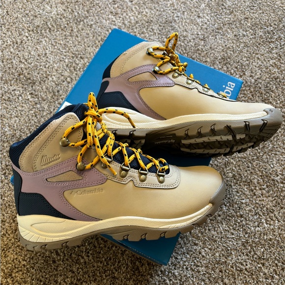 Brand New Waterproof Columbia Newton Ridge Hiking Boots - Picture 7 of 8